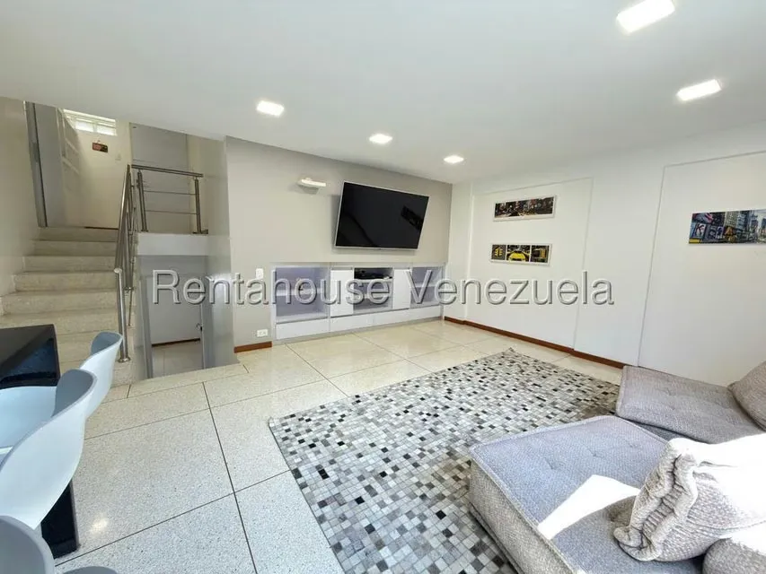 Apartamento (Multiples Niveles) en Alquiler en Colinas de Bello Monte, Distrito Metropolitano - 4