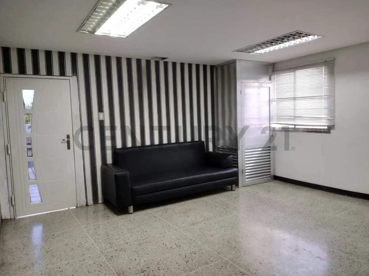 Se alquila oficinas administrativas en Centro Comercial frente a Villa Peru - 5