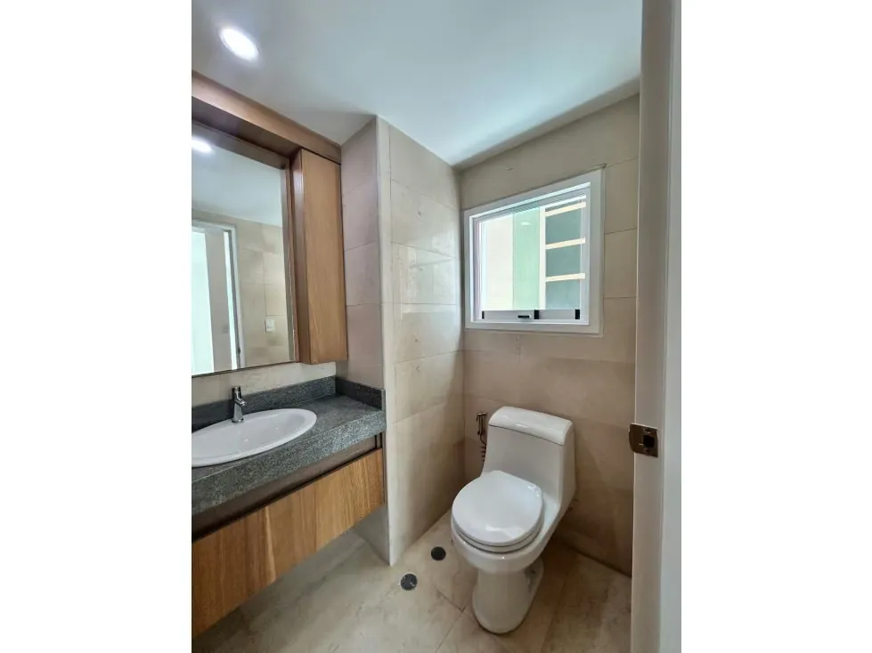 APARTAMENTO EN VENTA 133 M2-URB. LA LAGUNITA - 11