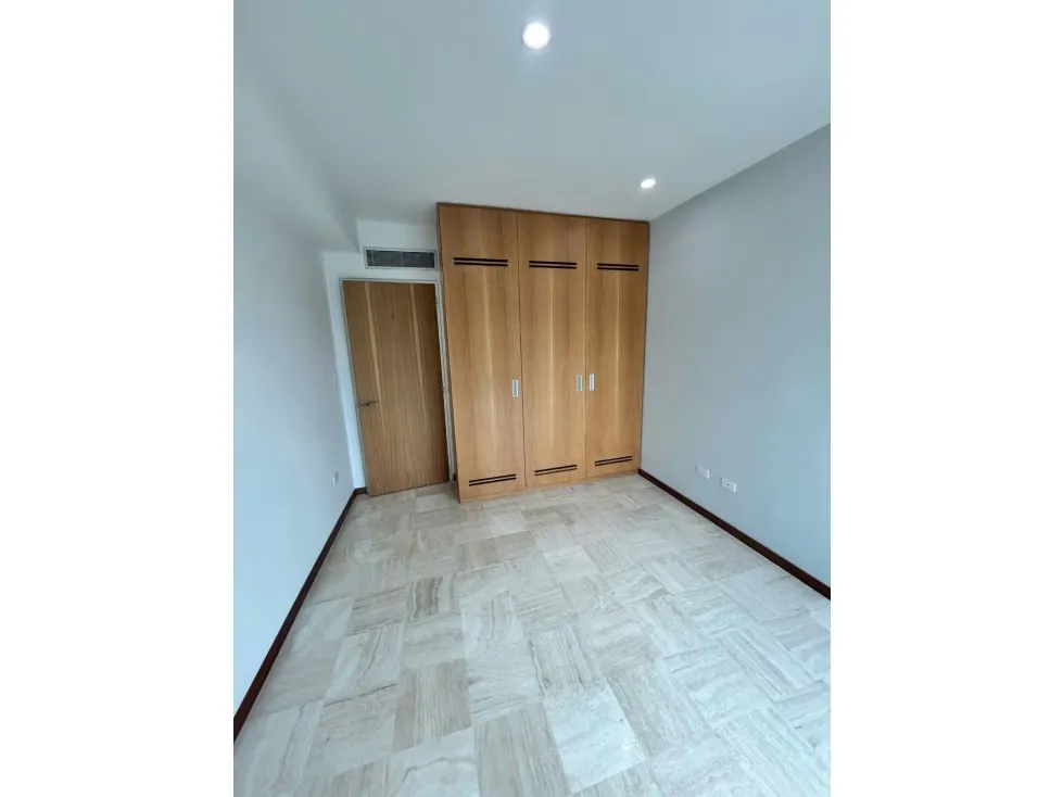 APARTAMENTO EN VENTA 133 M2-URB. LA LAGUNITA - 13
