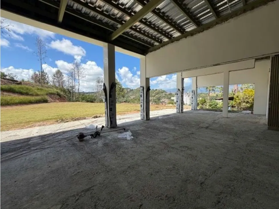 Se vende casa 1200m2 Cerro Verde 6637 - 8