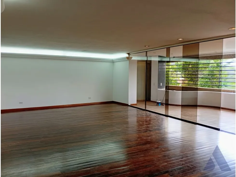 Alquilo fabuloso apartamento 411m2 5hab 6b 3p Los Chorros 9110 - 11