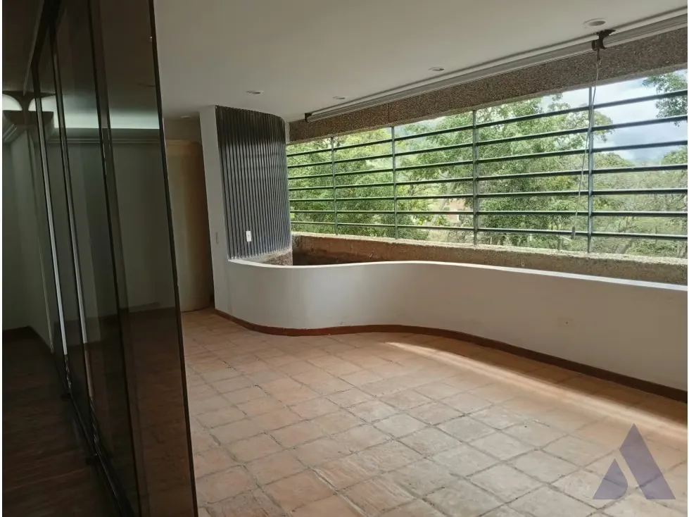 Alquilo fabuloso apartamento 411m2 5hab 6b 3p Los Chorros 9110 - 13