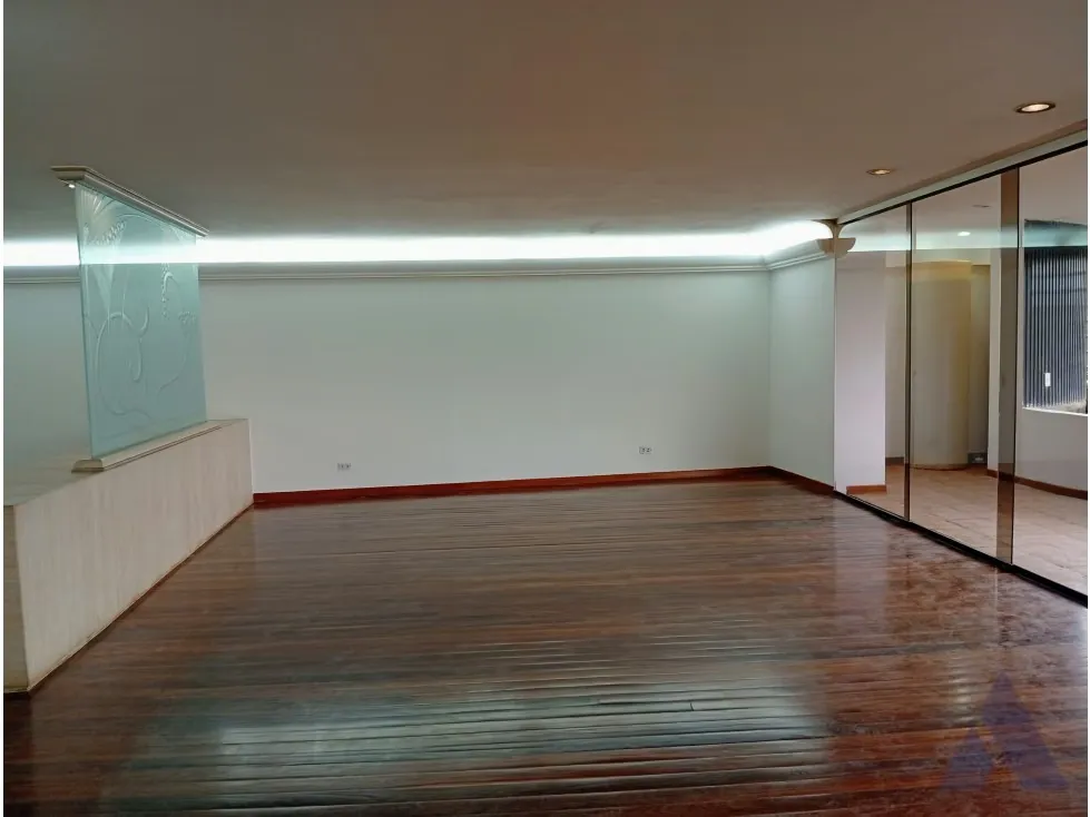 Alquilo fabuloso apartamento 411m2 5hab 6b 3p Los Chorros 9110 - 17