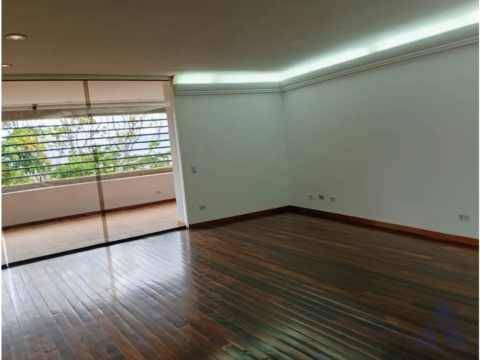 Alquilo fabuloso apartamento 411m2 5hab 6b 3p Los Chorros 9110 - 18