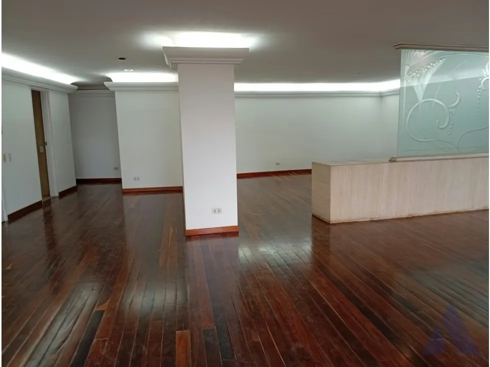 Alquilo fabuloso apartamento 411m2 5hab 6b 3p Los Chorros 9110 - 19