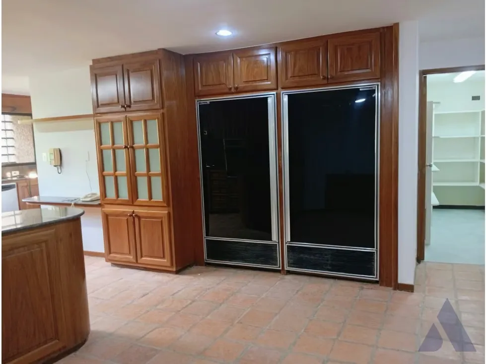 Alquilo fabuloso apartamento 411m2 5hab 6b 3p Los Chorros 9110 - 28