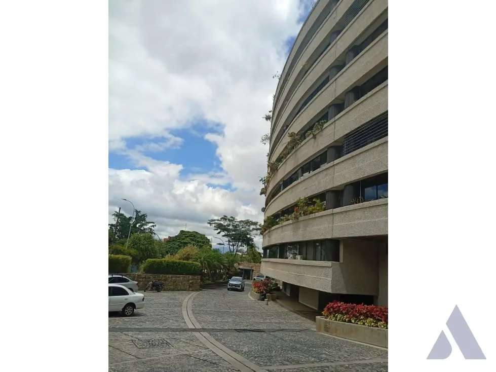 Alquilo fabuloso apartamento 411m2 5hab 6b 3p Los Chorros 9110 - 5