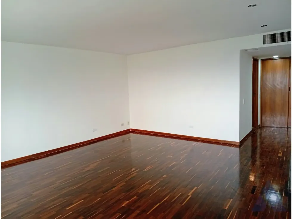 Alquilo fabuloso apartamento 411m2 5hab 6b 3p Los Chorros 9110 - 43