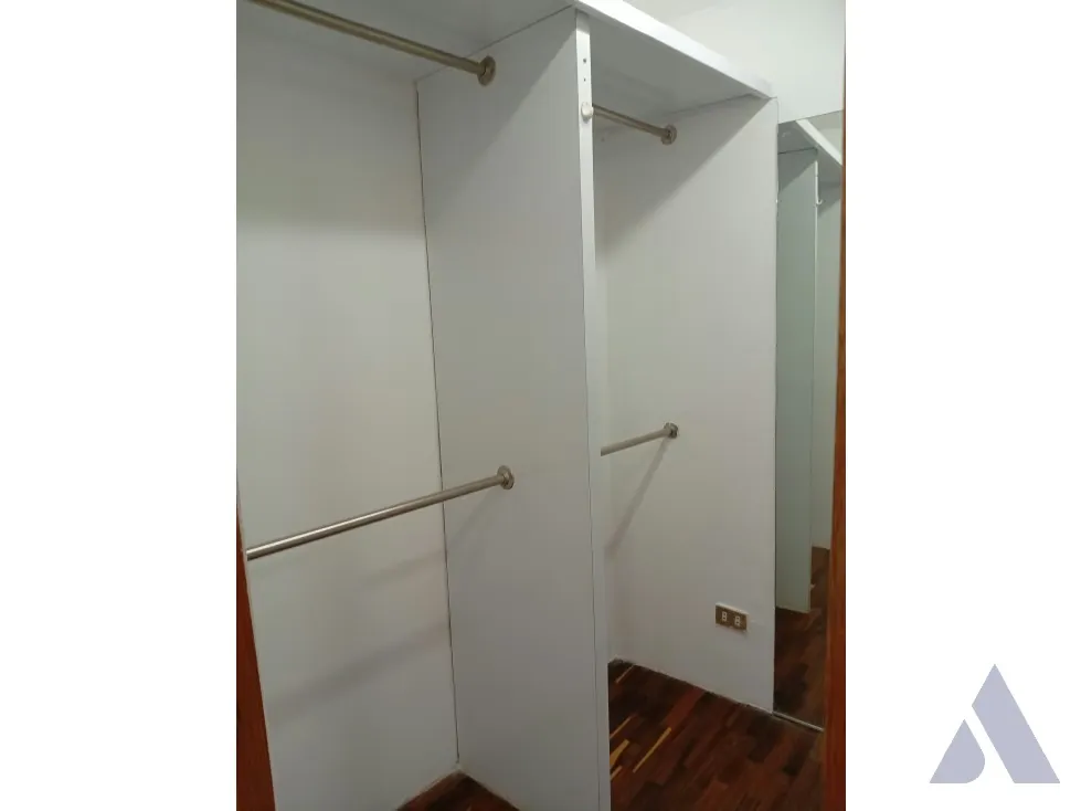 Alquilo fabuloso apartamento 411m2 5hab 6b 3p Los Chorros 9110 - 47