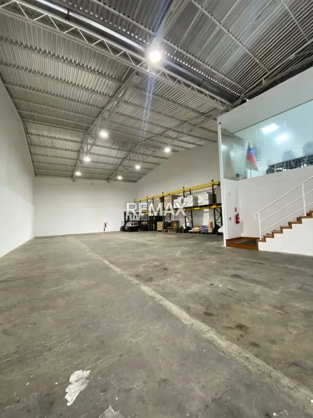 Venta Galpon remodelado en Mariche