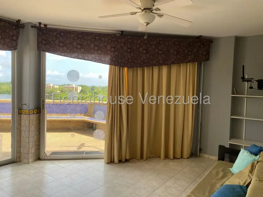 Apartamento (1 Nivel) en Venta en Los Canales de Rio Chico, Miranda - 2