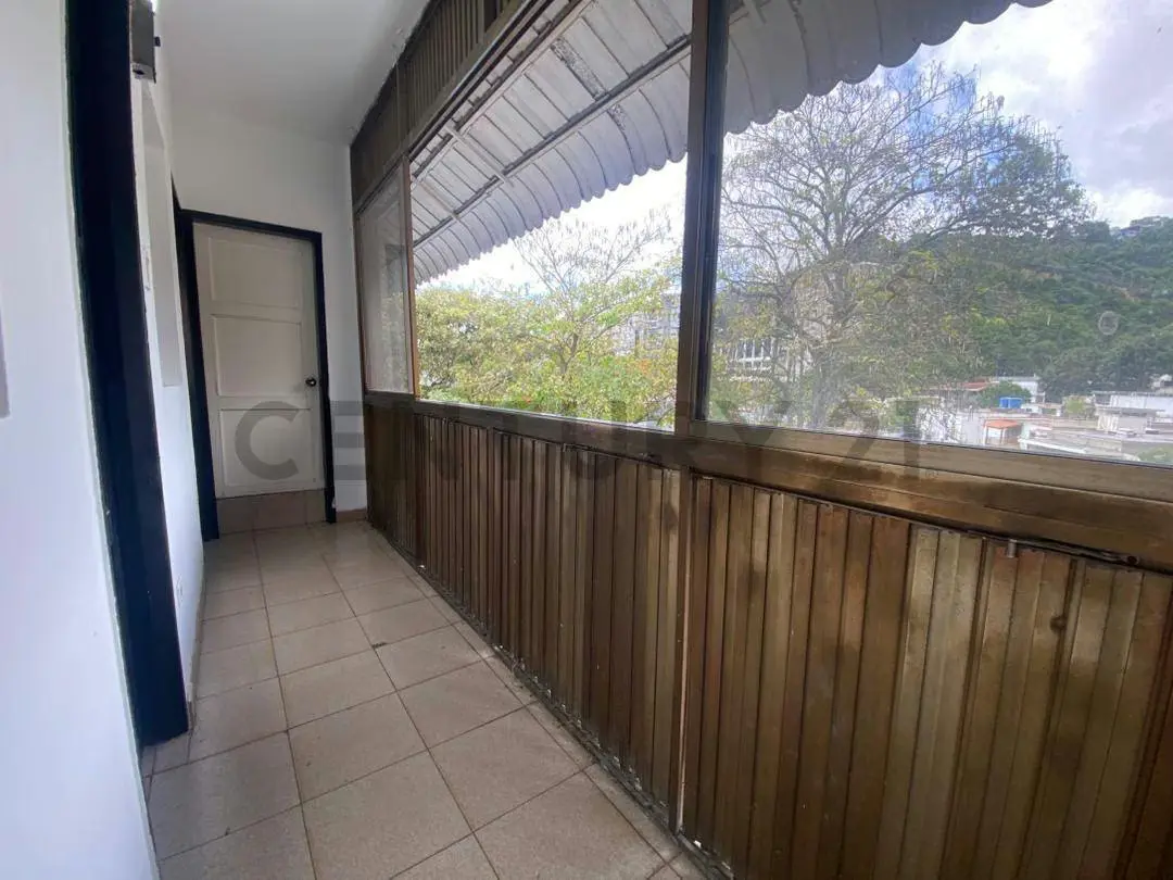 Amplio Apartamento en Alquiler en Colinas de Bello Monte Caracas - 14