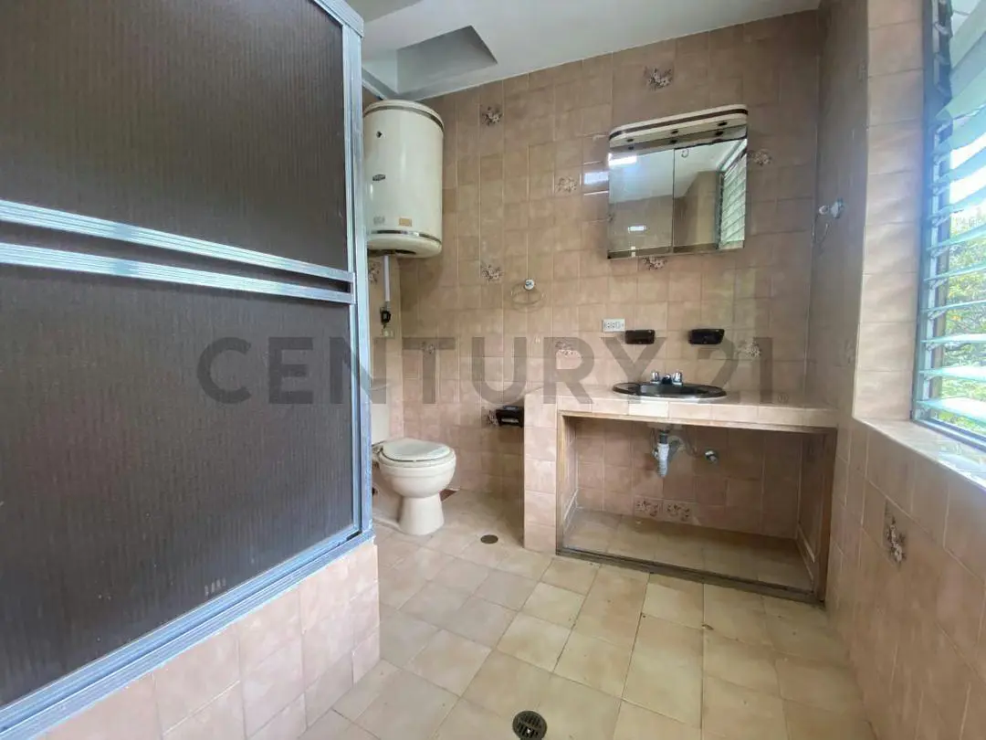 Amplio Apartamento en Alquiler en Colinas de Bello Monte Caracas - 15