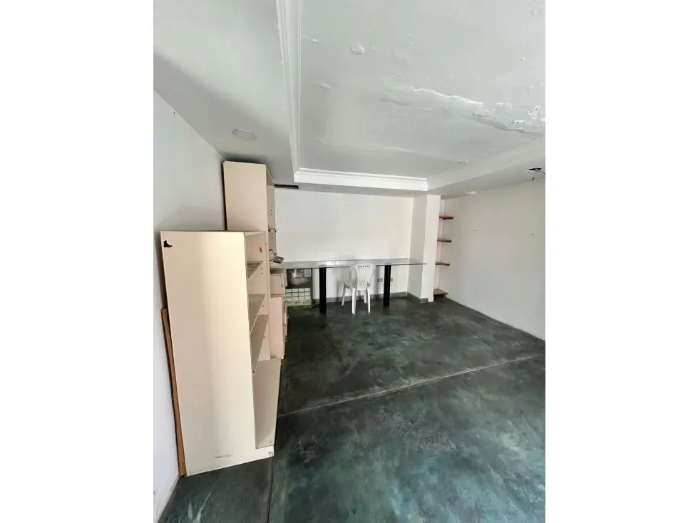 LOCAL COMERCIAL EN ALQUILER 98 M2- URB. EL HATILLO - 3