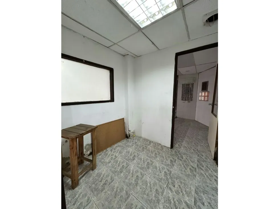 LOCAL COMERCIAL EN ALQUILER 98 M2- URB. EL HATILLO - 5