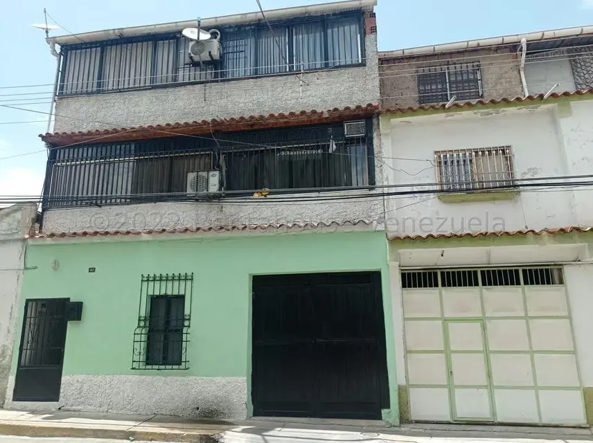 Casa (Multipes Niveles) en Venta en Centro, Aragua - 2