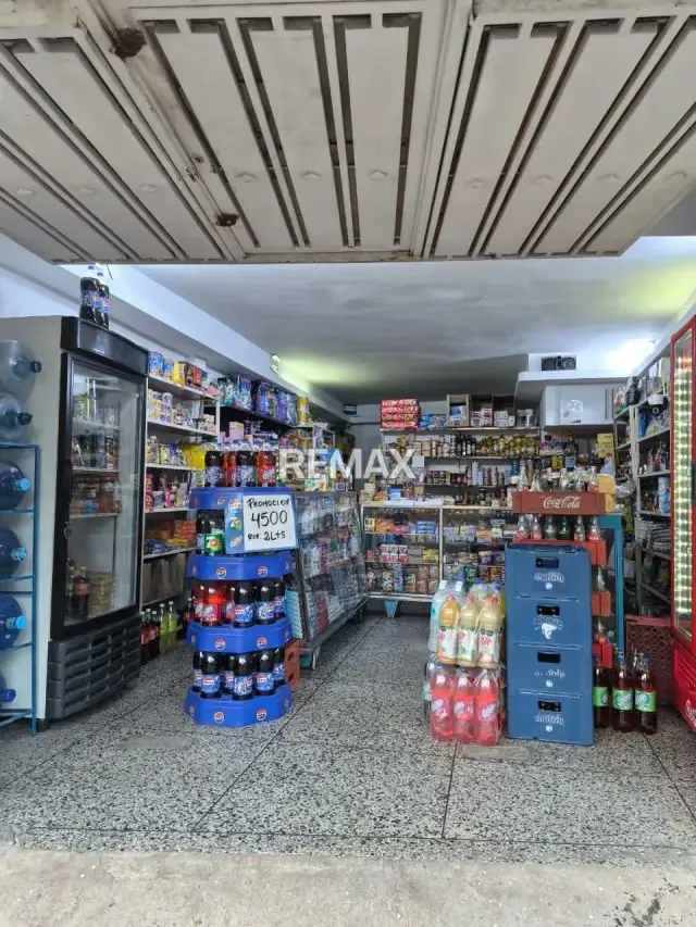 En Venta Fondo de Comercio tipo Bodega Abasto Ubicación estratégica: Pueblo Nuevo - La Popita - 4