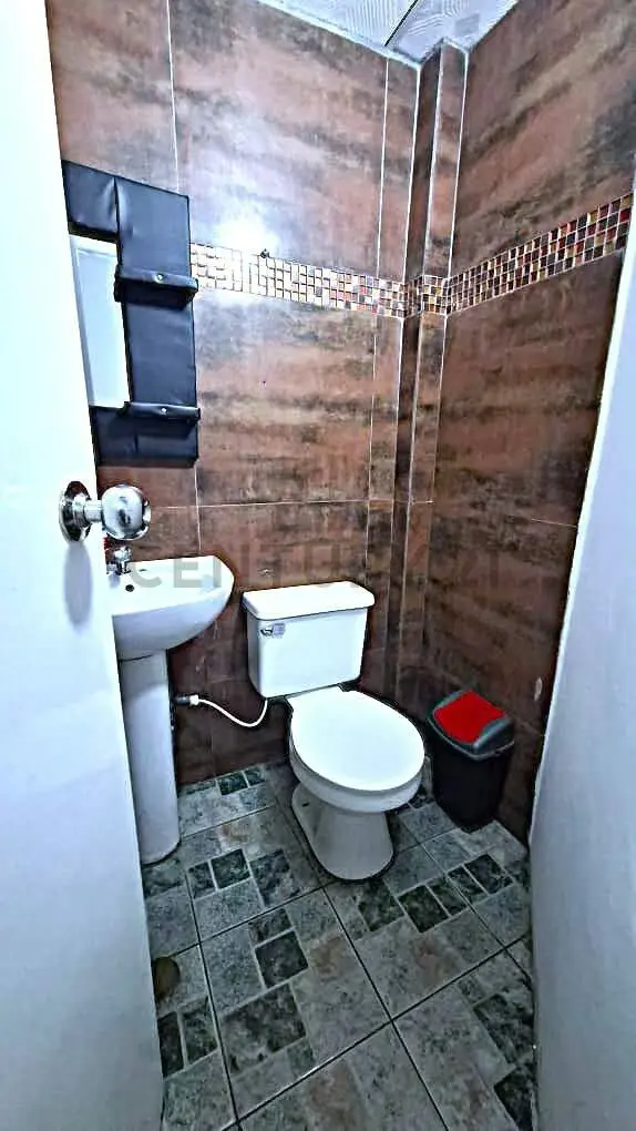 Se Vende punto comercial, local propio Ubicado en Av. 4 Bella Vista Maracaibo - 13