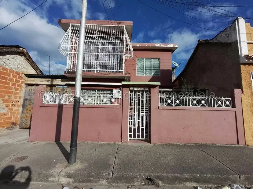Casa (Multipes Niveles) en Venta en Centro, Aragua