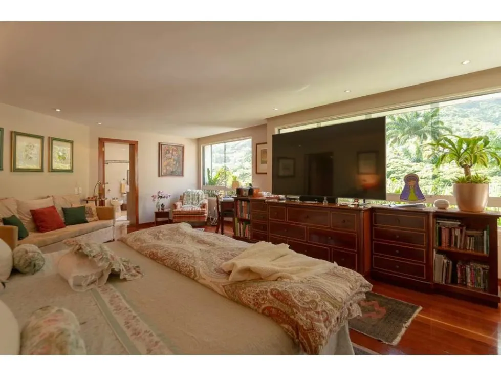 Se vende PH Duplex 580m2 4h+2s+ch/8b/4p Los Palos Grandes - 9