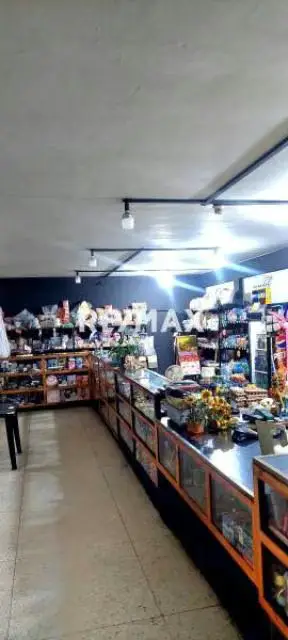 LOCAL EN VENTA USO COMERCIAL UBICADO EN AVENIDA PERIMETRAL DE CUMANÁ