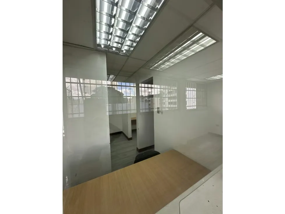 Vendo local/centro medico 112m2 El Marques 1728 - 21