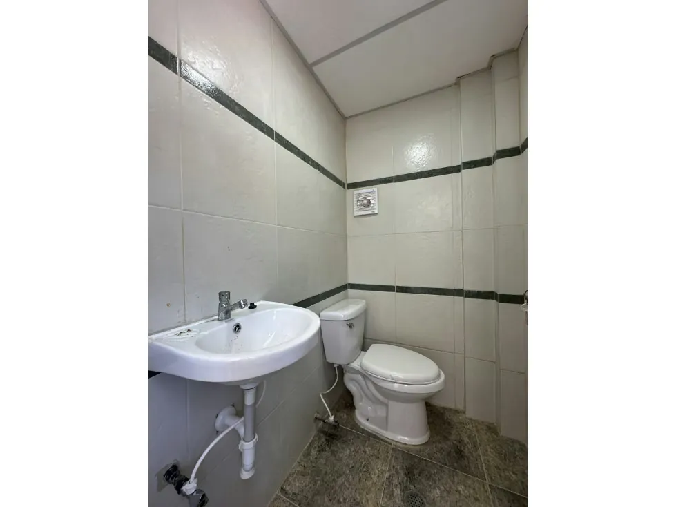 Vendo local/centro medico 112m2 El Marques 1728 - 9