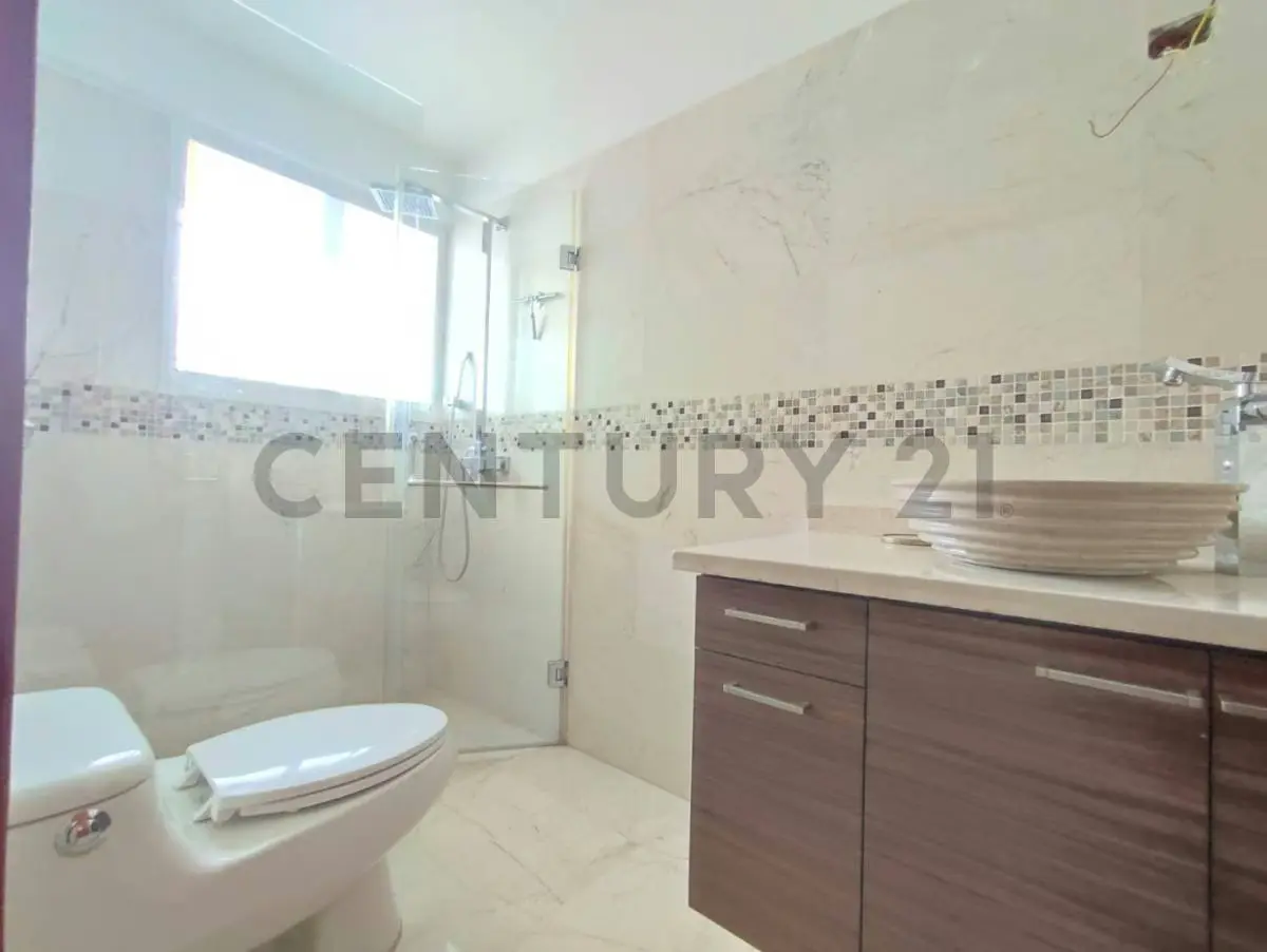 En venta espectacular casa en Alto Prado, en calle cerrada, lista para mudarse - 12