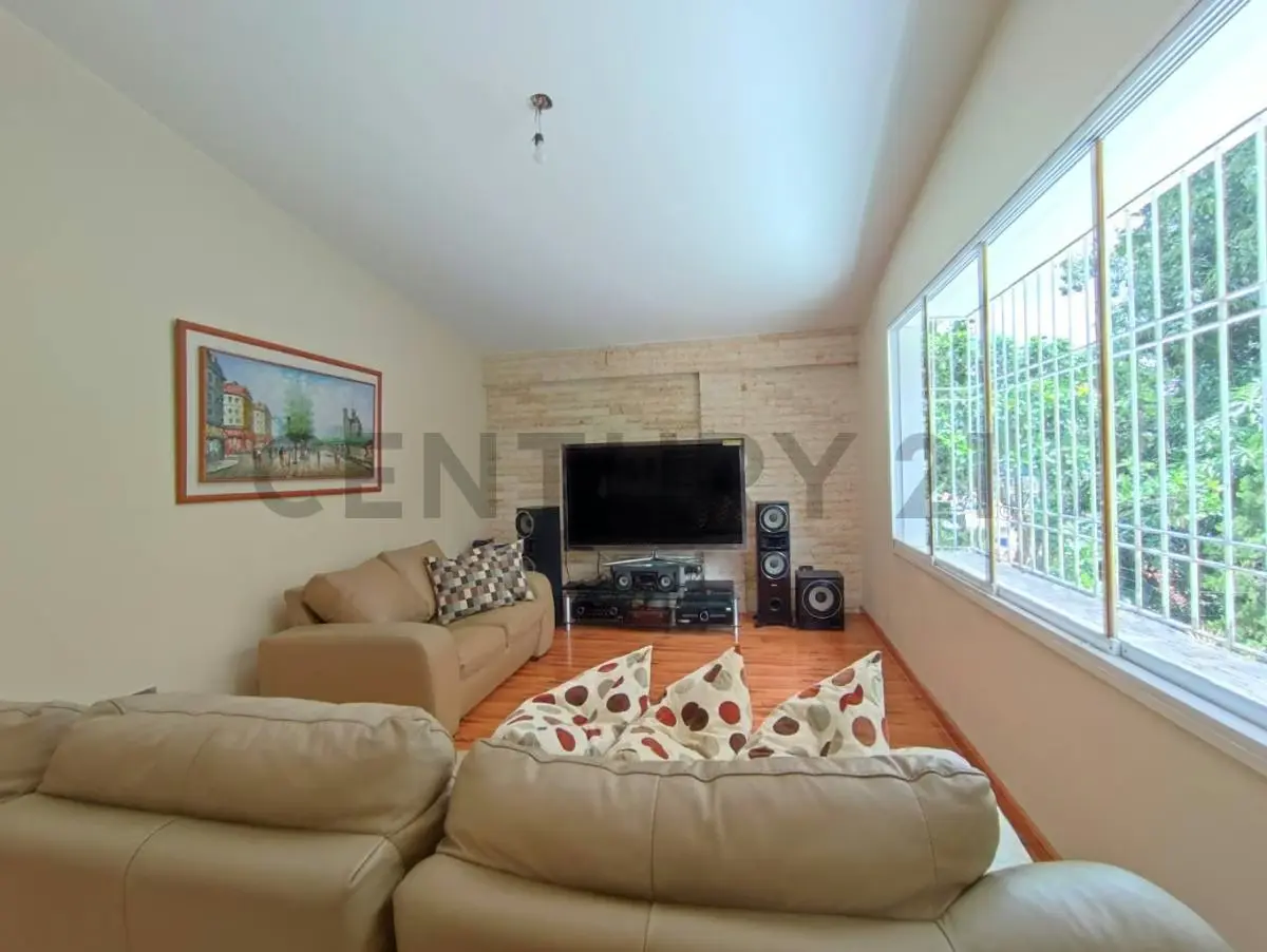 En venta espectacular casa en Alto Prado, en calle cerrada, lista para mudarse - 16