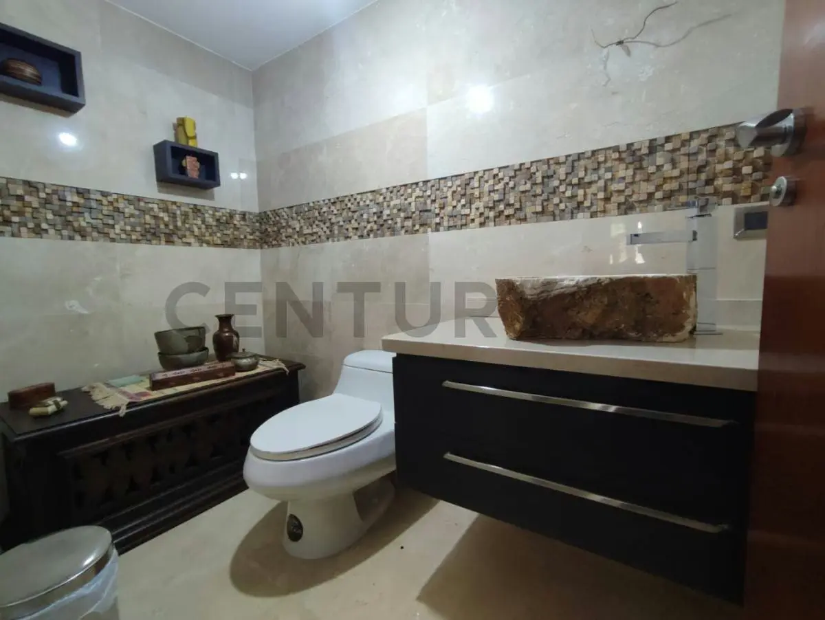 En venta espectacular casa en Alto Prado, en calle cerrada, lista para mudarse - 4