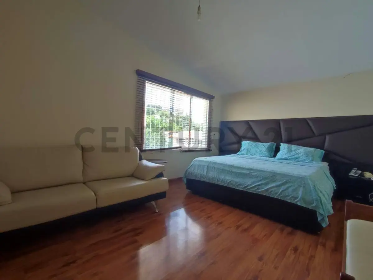 En venta espectacular casa en Alto Prado, en calle cerrada, lista para mudarse - 7