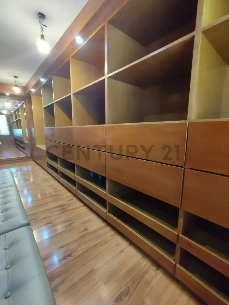 En venta espectacular casa en Alto Prado, en calle cerrada, lista para mudarse - 9