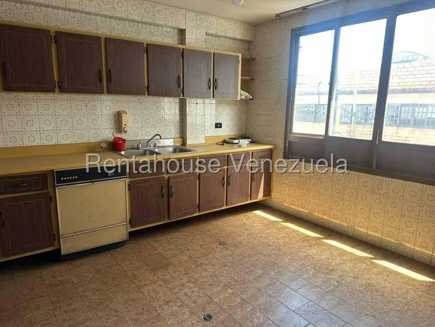 Comercial (Edificio) en Venta en Municipio Guaicaipuro, Miranda - 26