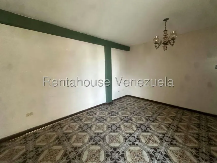 Comercial (Edificio) en Venta en Municipio Guaicaipuro, Miranda - 35