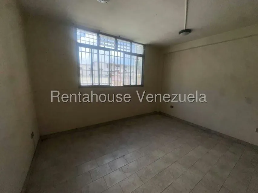 Comercial (Edificio) en Venta en Municipio Guaicaipuro, Miranda - 40