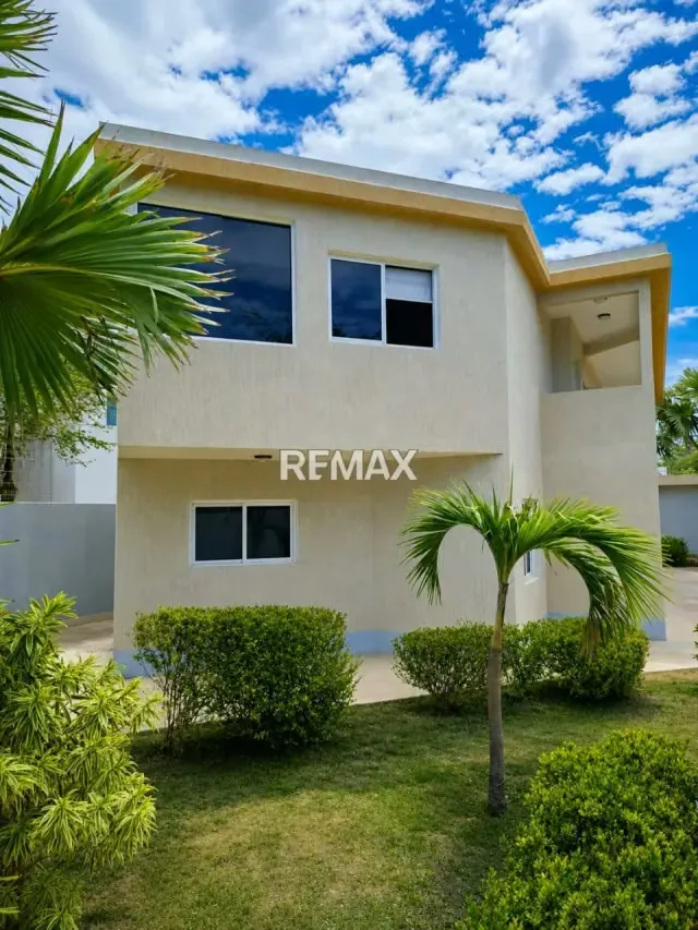 EN VENTA 2 TOWNHOUSE MODERNOS CERCA DE PLAYA EL YAQUE - 17