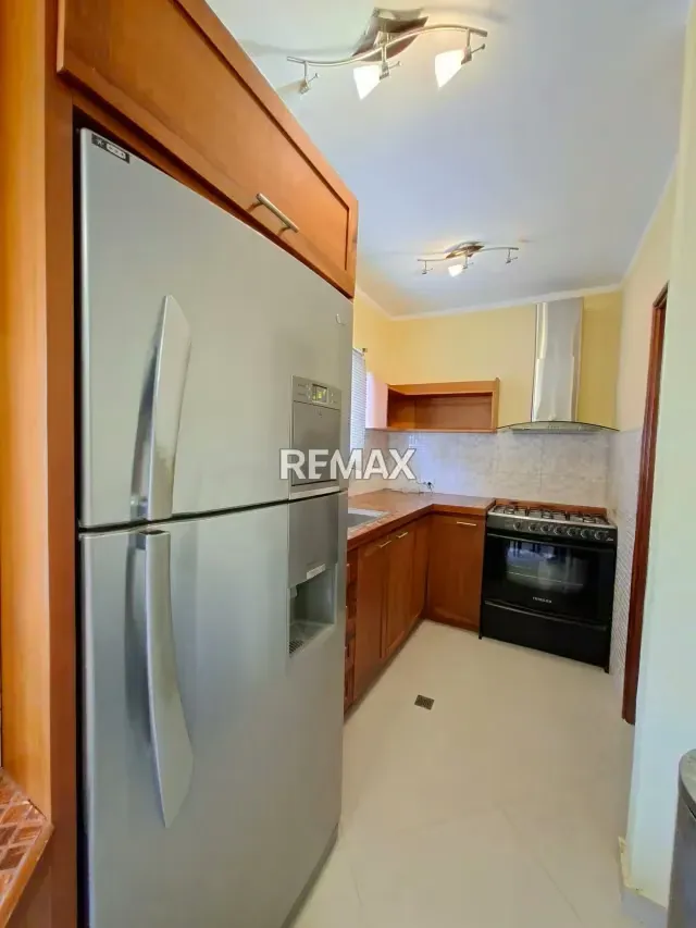 EN VENTA 2 TOWNHOUSE MODERNOS CERCA DE PLAYA EL YAQUE - 3