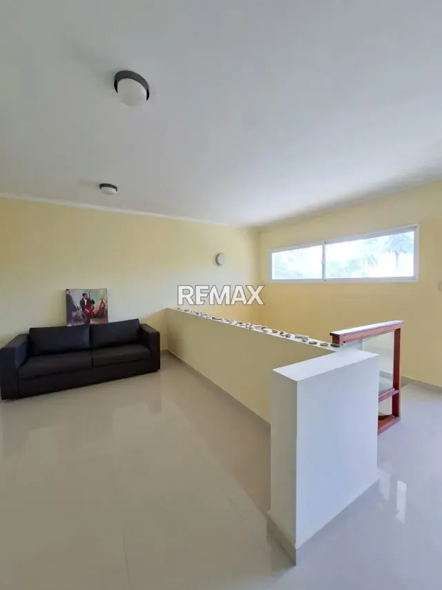 EN VENTA 2 TOWNHOUSE MODERNOS CERCA DE PLAYA EL YAQUE - 5