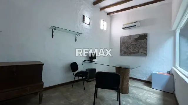 CASA COLONIAL EN LA ASUNCIÓN CON POTENCIAL PARA LOCAL - 4