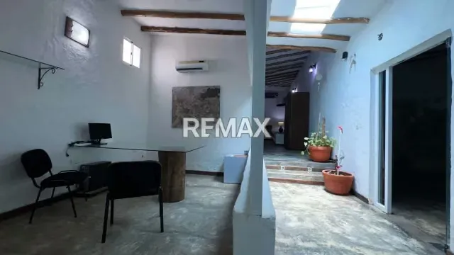 CASA COLONIAL EN LA ASUNCIÓN CON POTENCIAL PARA LOCAL - 5