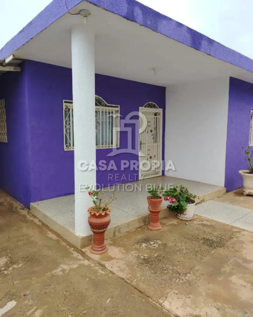 Se vende casa en sector sabana grande (cerca de sur america)