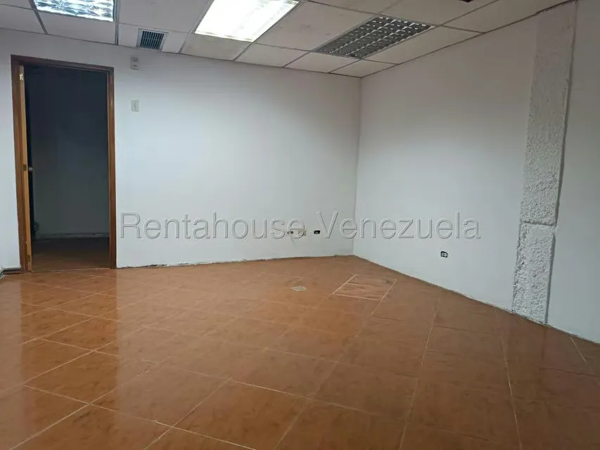 Local Comercial en Alquiler en El Tambor, Miranda - 7