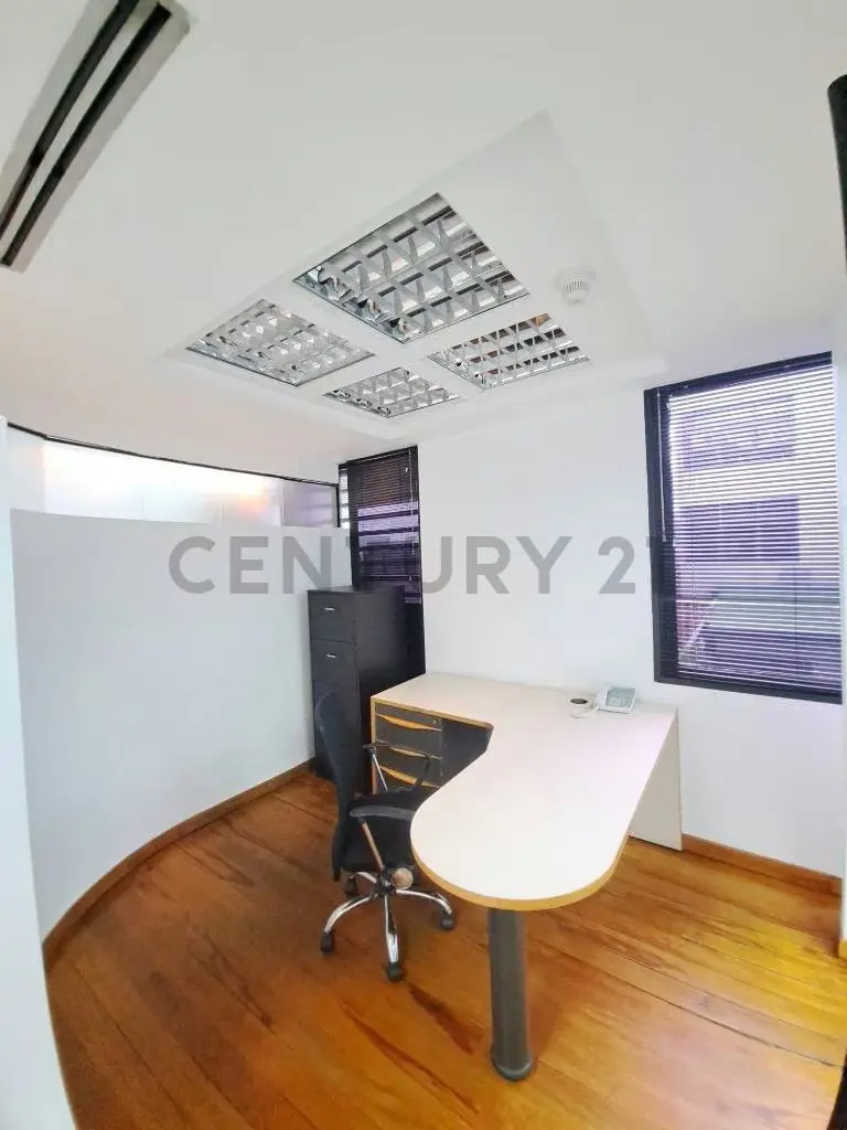 Oficina en venta Remodelada con terraza vista al Ávila - 13