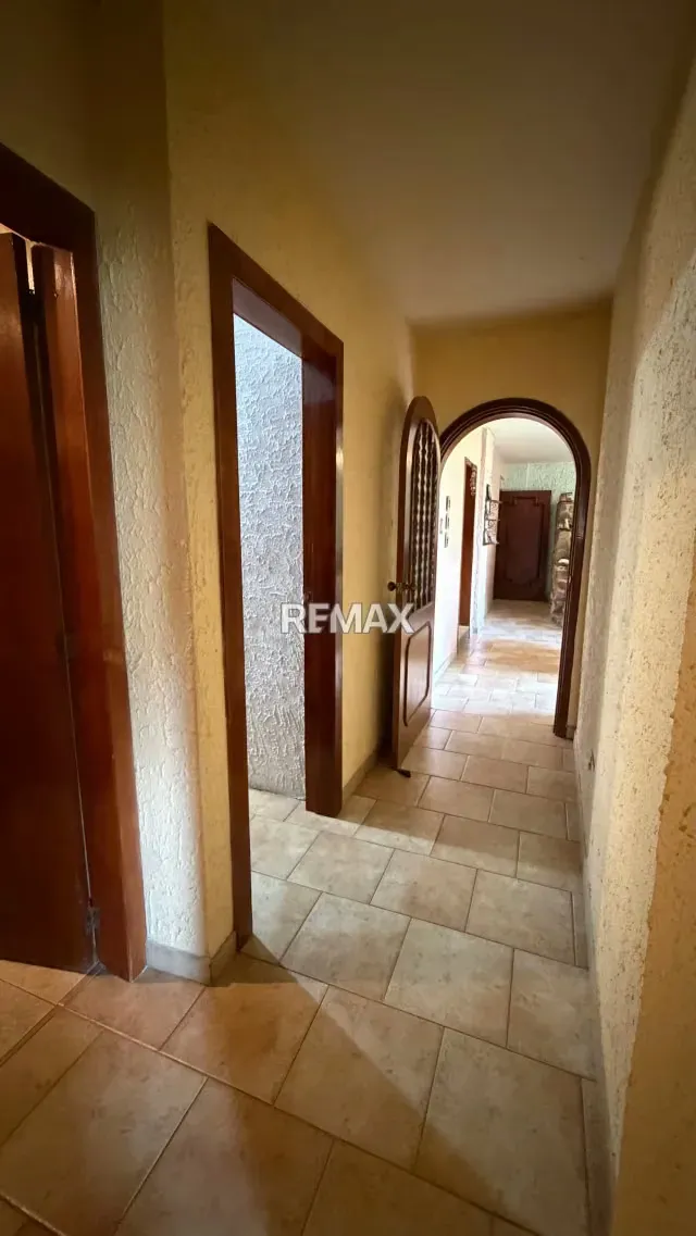 Se Vende Apartamento Conservado Urb Trigaleña Frente a la Zona Verde Edificio de Data Res Punta del Este P - 14