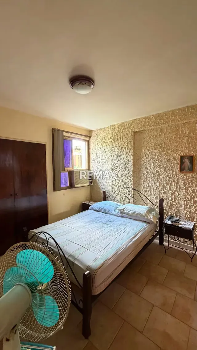 Se Vende Apartamento Conservado Urb Trigaleña Frente a la Zona Verde Edificio de Data Res Punta del Este P - 15