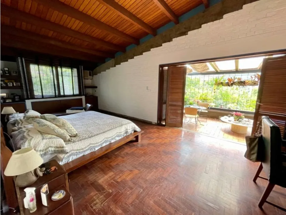 Vendo casa en Los Campitos - para remodelar - 5.000m2 terreno - 11