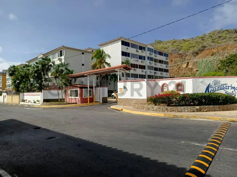 Alquiler de cómodo apartamento en Res. Aguamarina Suites Pampatar