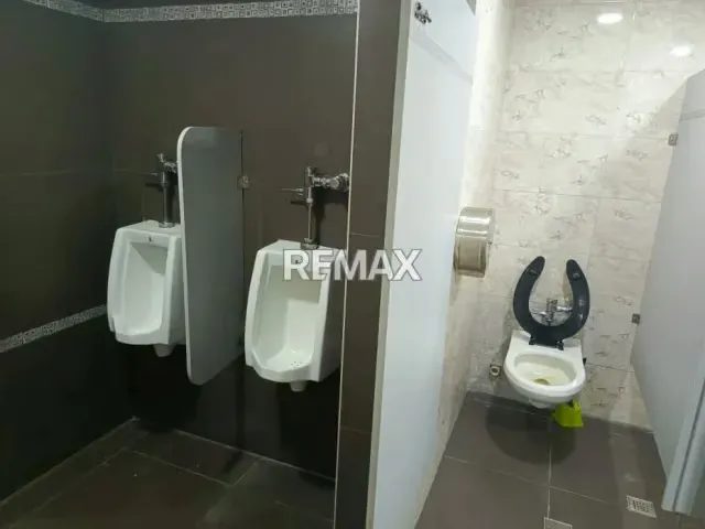 OFICINA EN VENTA - URB. MONTALBÁN - 20