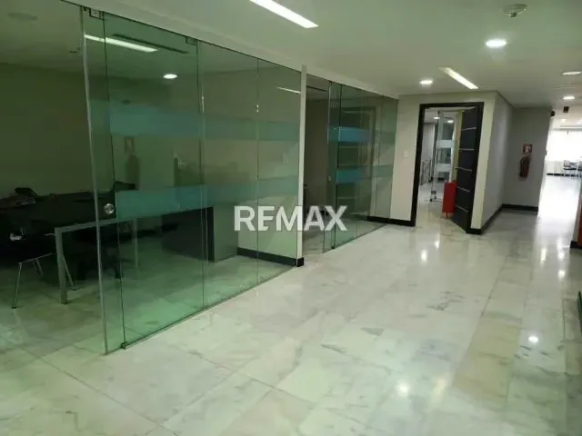 OFICINA EN VENTA - URB. MONTALBÁN - 5